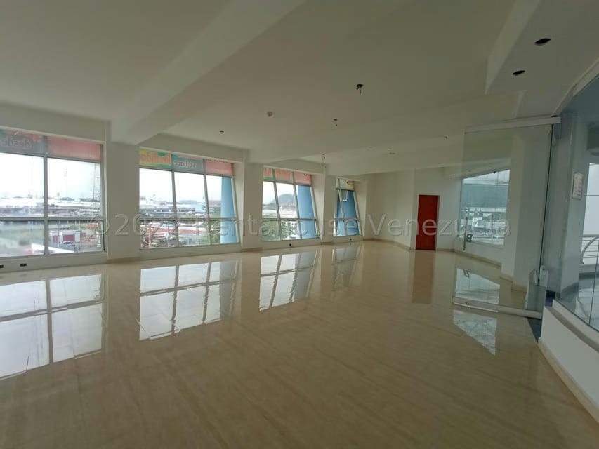 Comercial (Local Comercial) en Alquiler en Castillito, Carabobo - 3