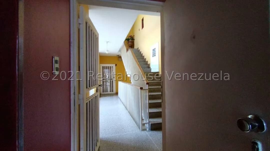 Apartamento (1 Nivel) en Alquiler en Centro, Lara - 11