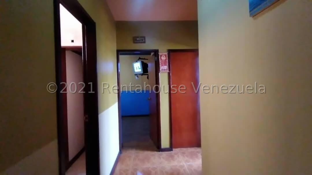 Apartamento (1 Nivel) en Alquiler en Centro, Lara - 16