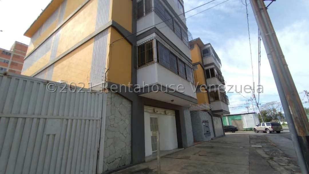 Apartamento (1 Nivel) en Alquiler en Centro, Lara - 3