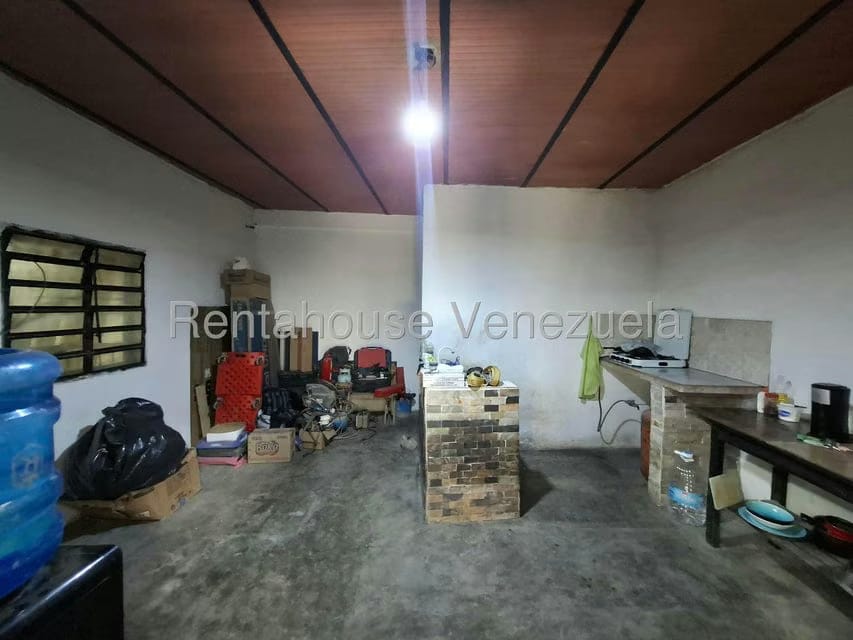 Comercial (Galpon - Deposito) en Venta en Zona Centro, Aragua - 21