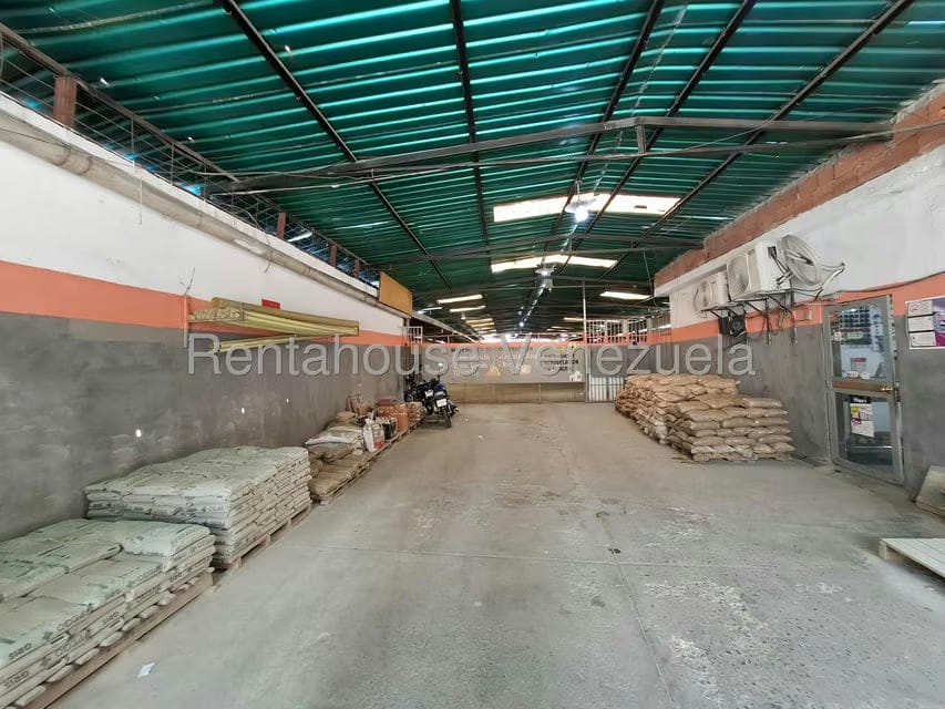 Comercial (Galpon - Deposito) en Venta en Zona Centro, Aragua - 4