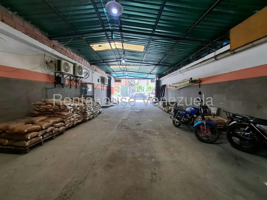 Comercial (Galpon - Deposito) en Venta en Zona Centro, Aragua - 9