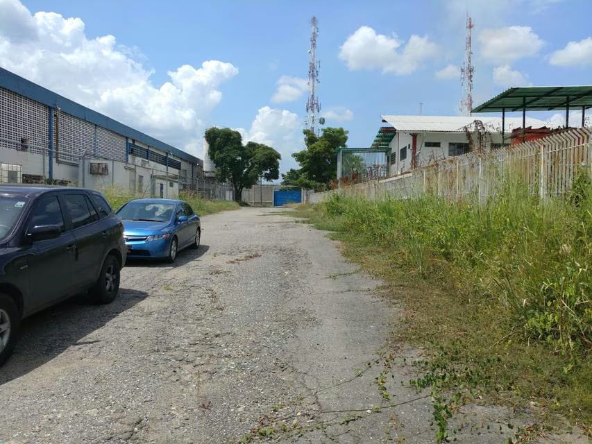 Terreno (Comercial) en Venta en El Marques, Miranda - 11