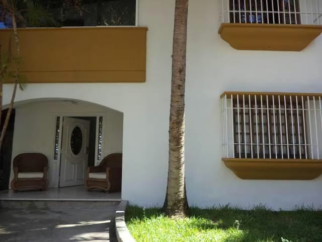 Casa (Multipes Niveles) en Venta en Santa Paula, Distrito Metropolitano - 2