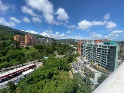 Venta Apto. con dos Terrazas Las Esmeraldas - 4