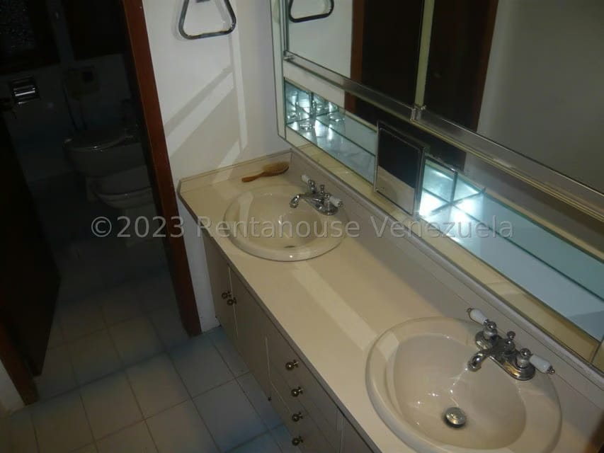 Casa (Duplex) en Venta en Macaracuay, Distrito Metropolitano - 38