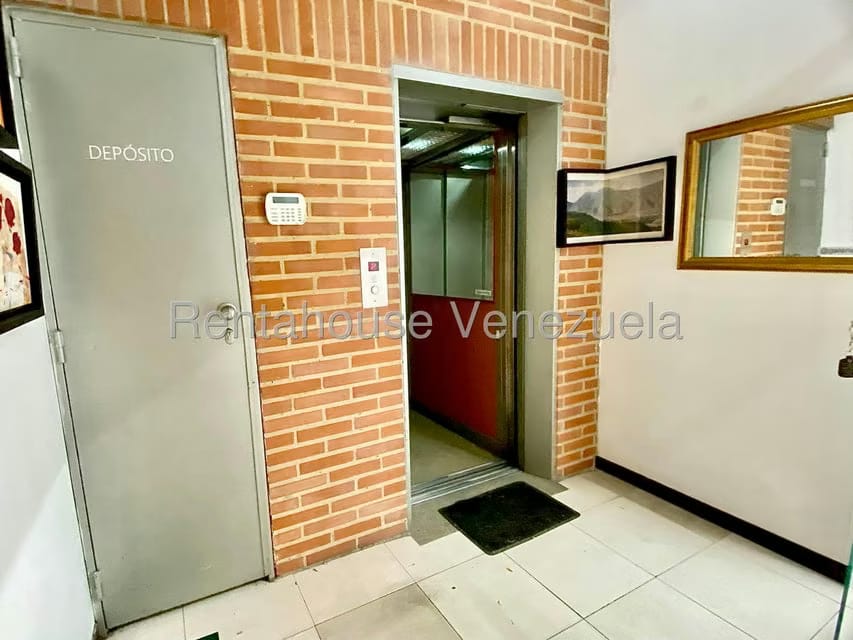 Comercial (Edificio) en Venta en Los Chorros, Distrito Metropolitano - 16