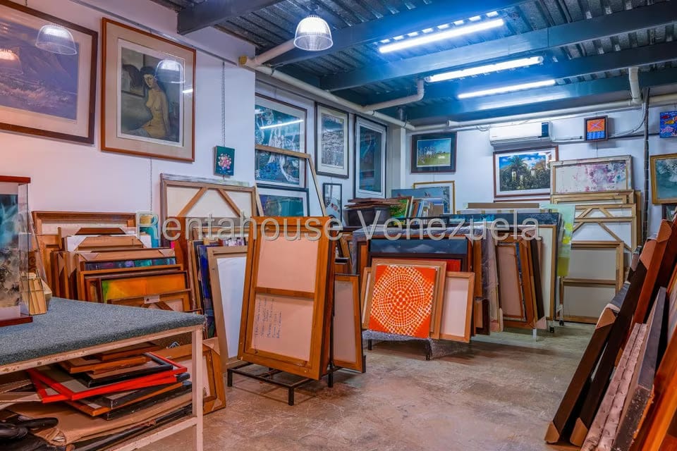Comercial (Edificio) en Venta en Los Chorros, Distrito Metropolitano - 27