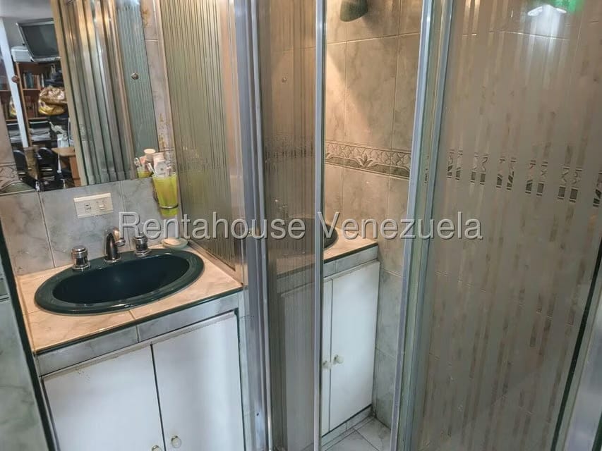 Apartamento (1 Nivel) en Venta en Prados del Este, Distrito Metropolitano - 11