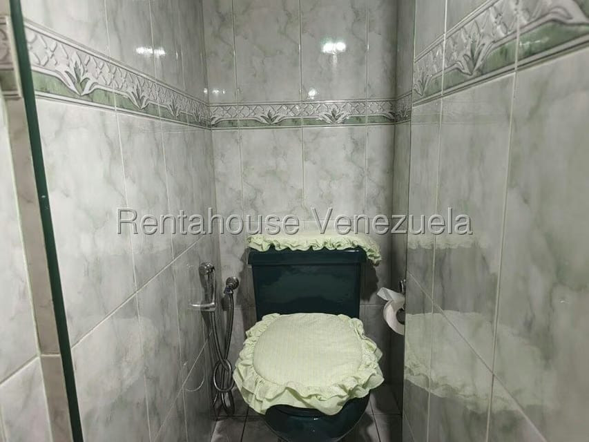 Apartamento (1 Nivel) en Venta en Prados del Este, Distrito Metropolitano - 12