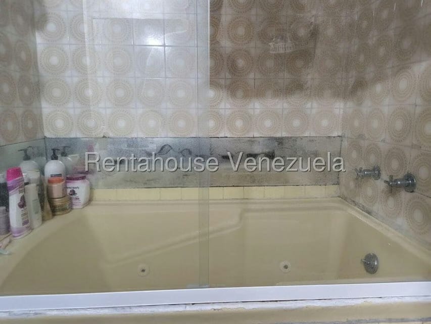 Apartamento (1 Nivel) en Venta en Prados del Este, Distrito Metropolitano - 21