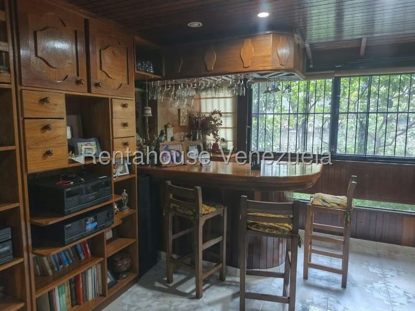 Apartamento (1 Nivel) en Venta en Prados del Este, Distrito Metropolitano - 6