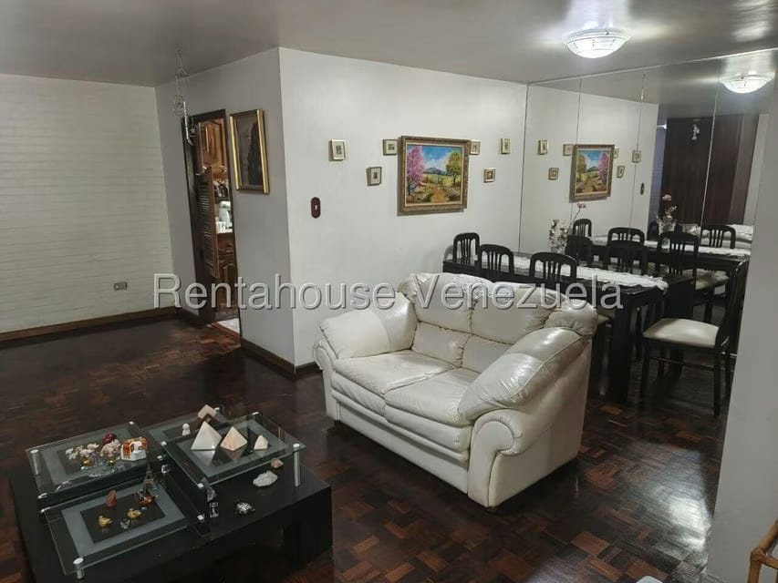 Apartamento (1 Nivel) en Venta en Prados del Este, Distrito Metropolitano - 7