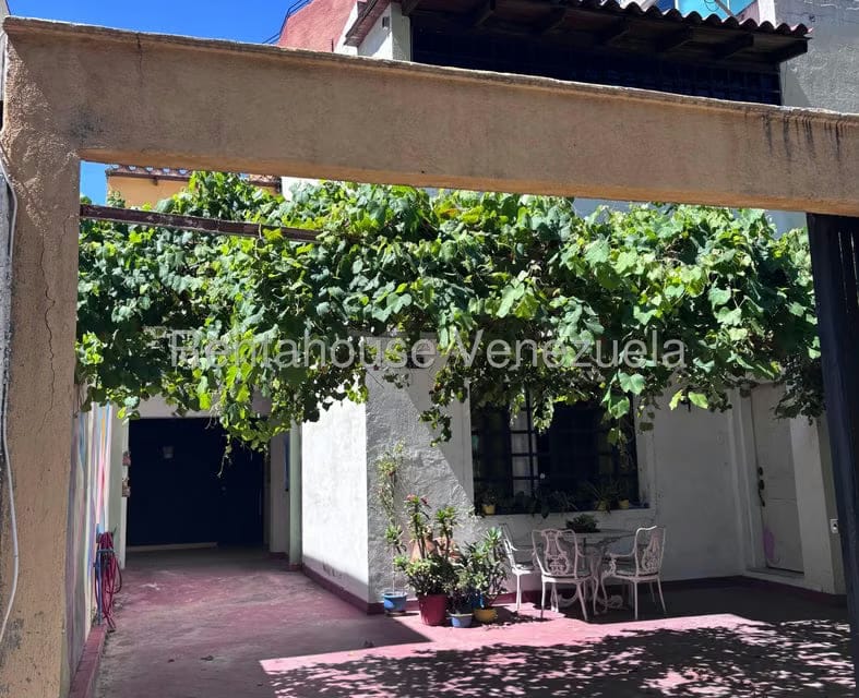 Casa (Duplex) en Venta en San Marino, Distrito Metropolitano