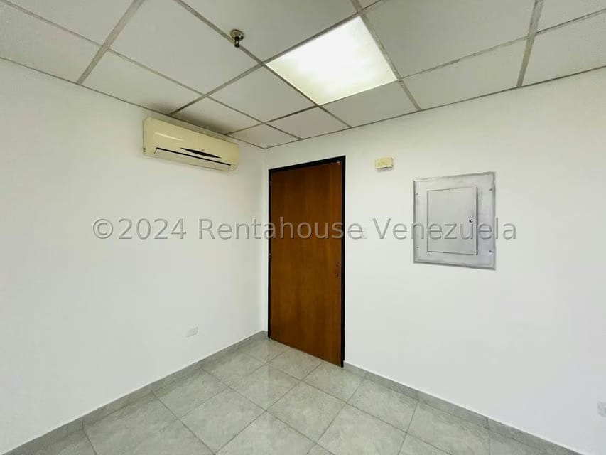 Comercial (Oficina) en Alquiler en Avenida Bolivar, Aragua - 12