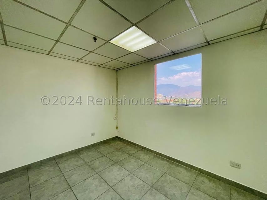Comercial (Oficina) en Alquiler en Avenida Bolivar, Aragua - 13