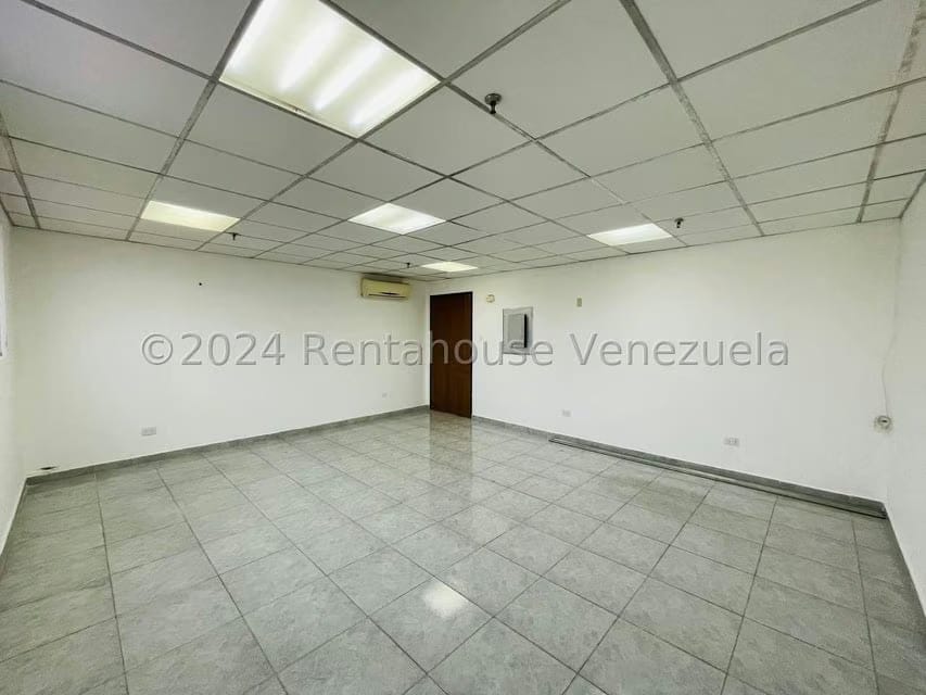 Comercial (Oficina) en Alquiler en Avenida Bolivar, Aragua - 3