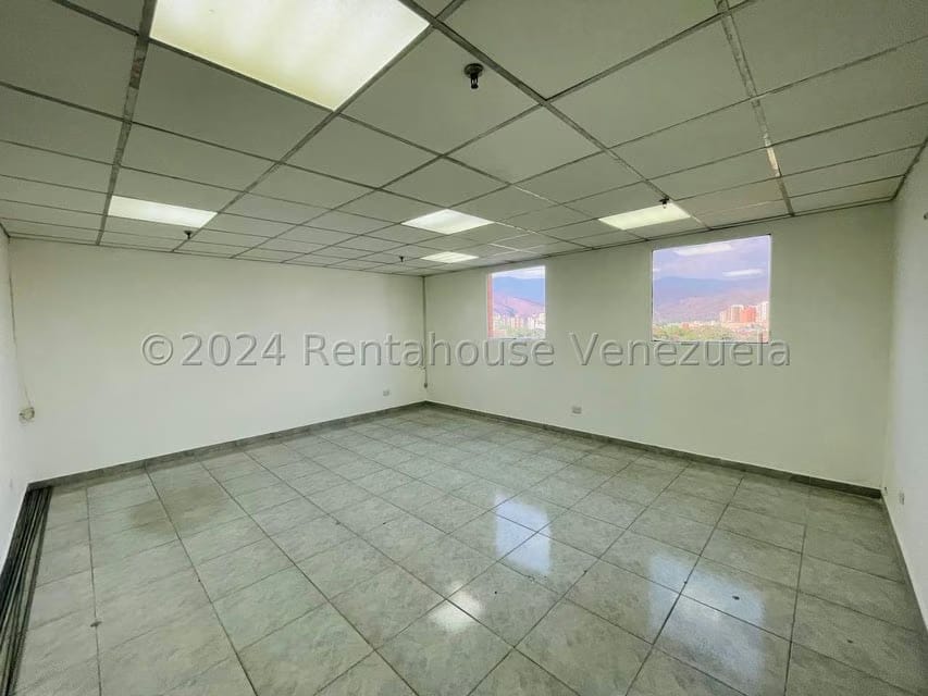 Comercial (Oficina) en Alquiler en Avenida Bolivar, Aragua - 5