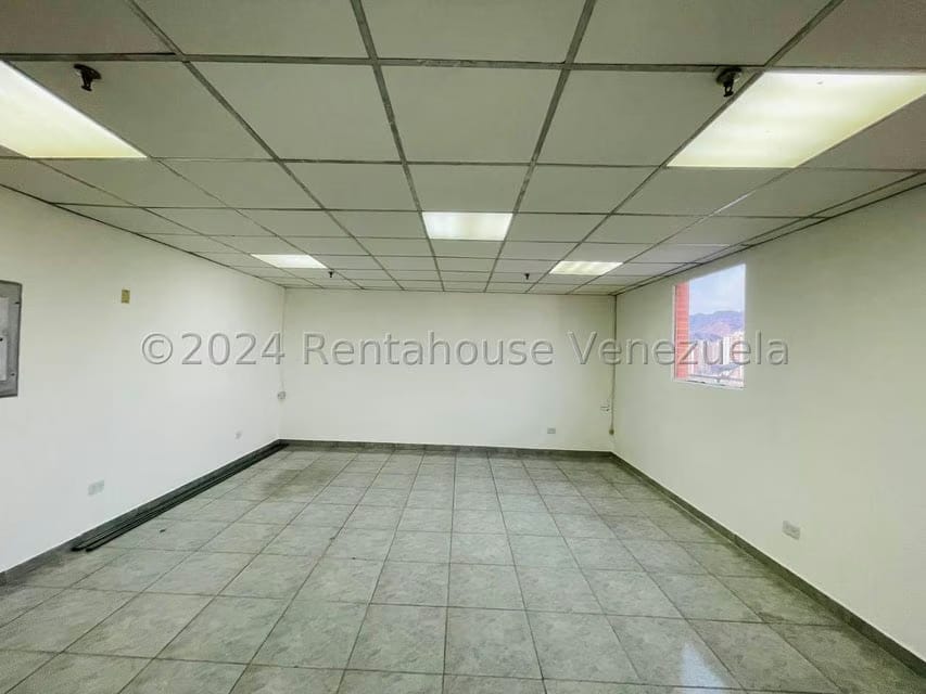 Comercial (Oficina) en Alquiler en Avenida Bolivar, Aragua - 9