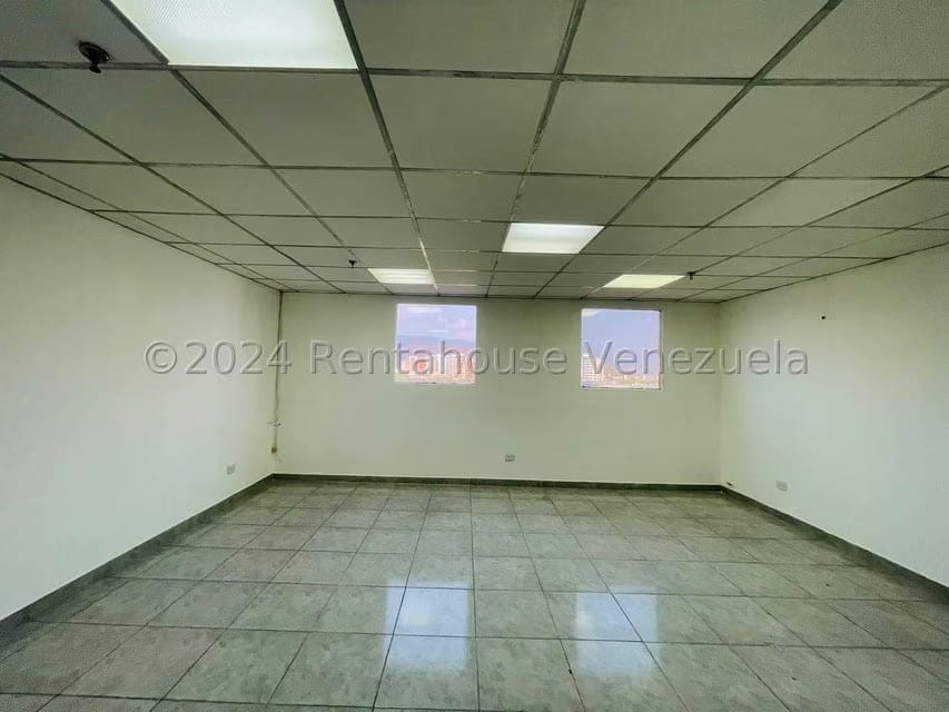 Comercial (Oficina) en Alquiler en Avenida Bolivar, Aragua - 10