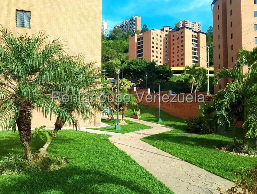 Apartamento (1 Nivel) en Alquiler en Colinas de La Tahona, Distrito Metropolitano - 2