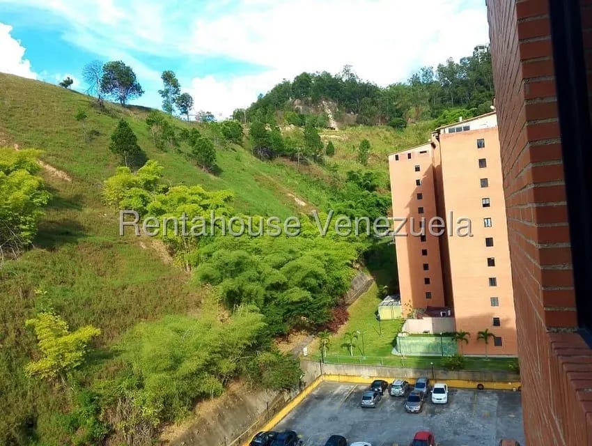 Apartamento (1 Nivel) en Alquiler en Colinas de La Tahona, Distrito Metropolitano - 19