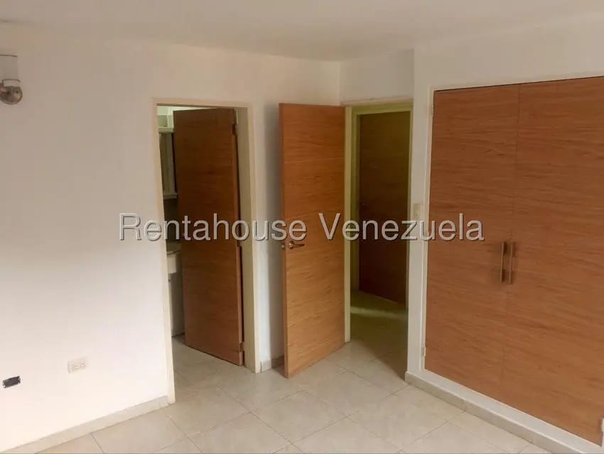 Apartamento (1 Nivel) en Alquiler en Colinas de La Tahona, Distrito Metropolitano - 21