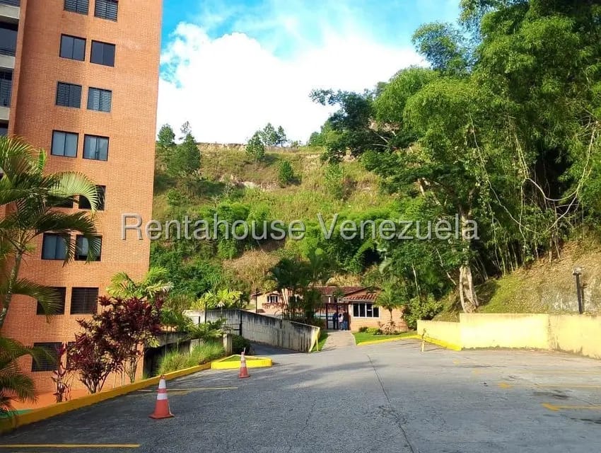 Apartamento (1 Nivel) en Alquiler en Colinas de La Tahona, Distrito Metropolitano - 36