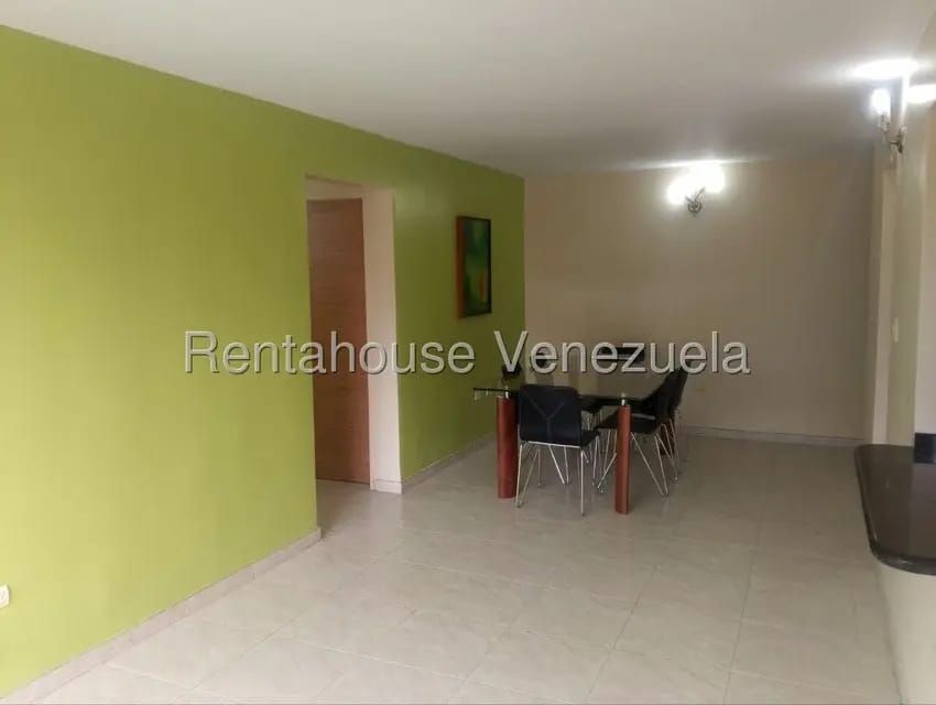 Apartamento (1 Nivel) en Alquiler en Colinas de La Tahona, Distrito Metropolitano - 9