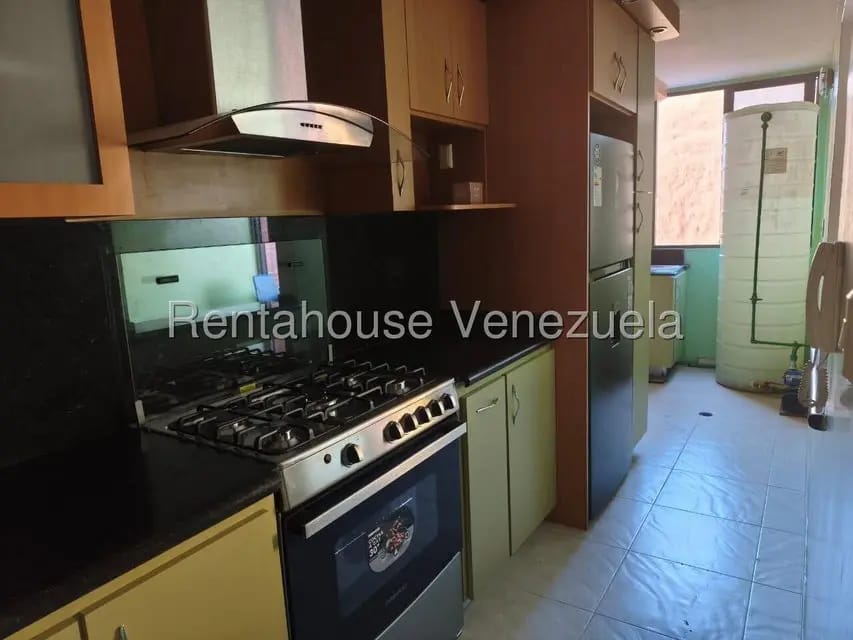 Apartamento (1 Nivel) en Alquiler en Colinas de La Tahona, Distrito Metropolitano - 10