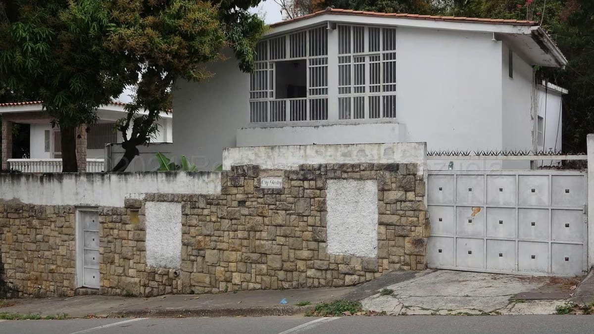 CASA EN VENTA-SELENE MARIN NOBREGA- MLS#23-16402