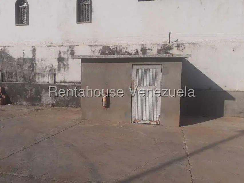 Comercial (Galpon - Deposito) en Venta en El Perú-San Francisco, Zulia - 2