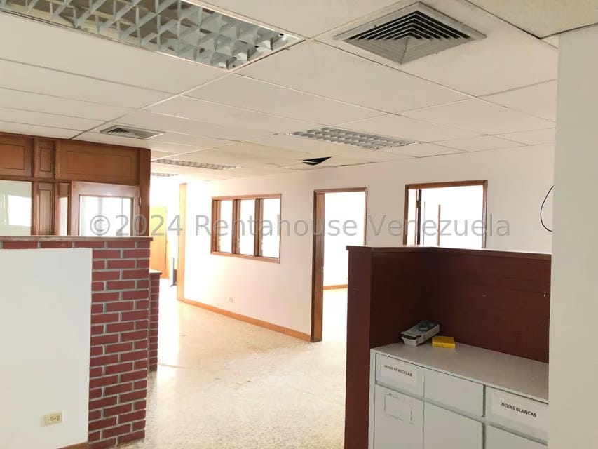 Comercial (Oficina) en Alquiler en El Milagro, Zulia - 11
