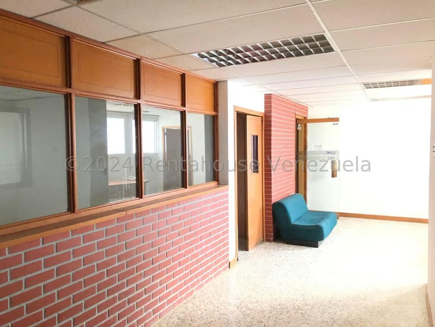 Comercial (Oficina) en Alquiler en El Milagro, Zulia - 4
