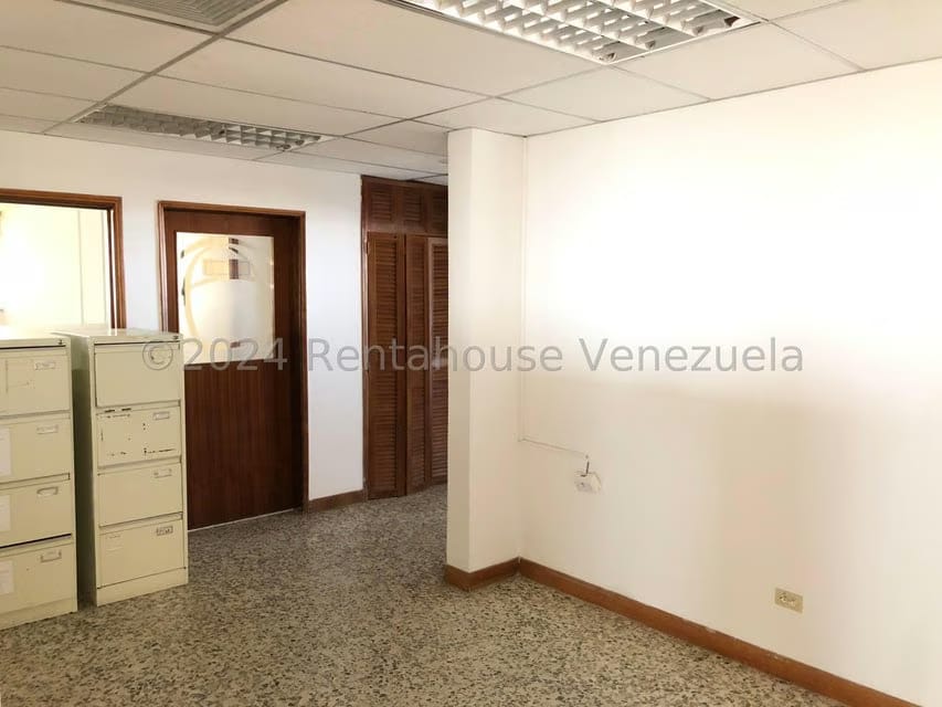 Comercial (Oficina) en Alquiler en El Milagro, Zulia - 6