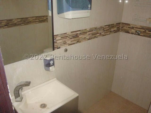 Comercial (Local Comercial) en Venta en Camoruco, Carabobo - 8