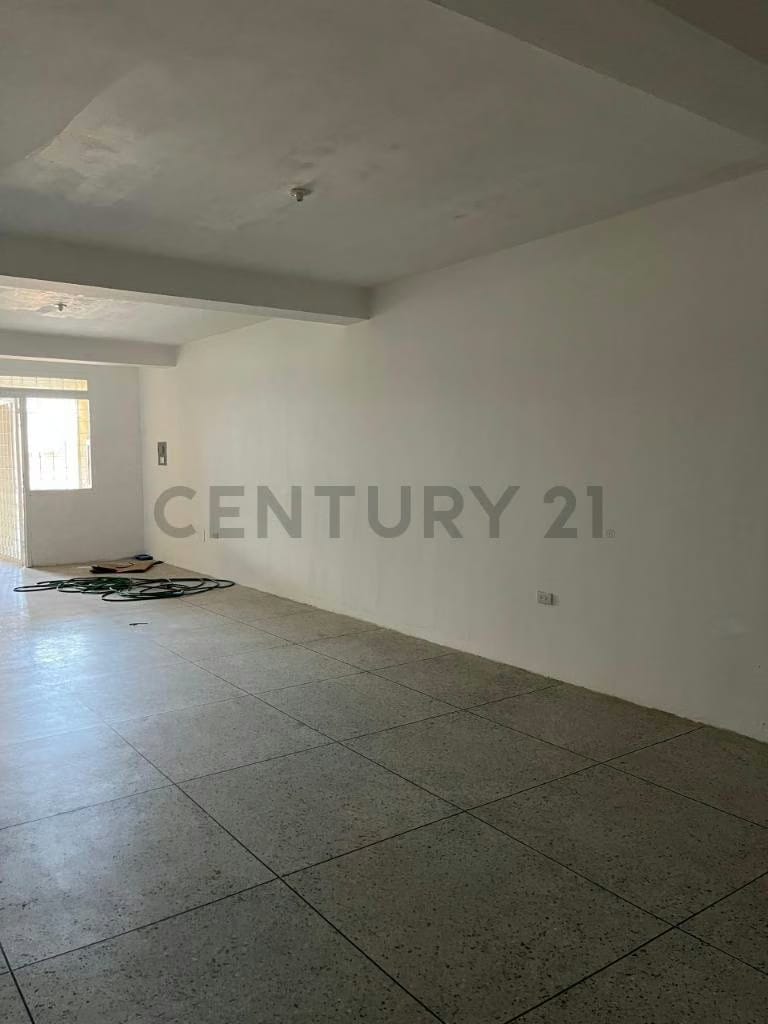 LOCAL COMERCIAL EN ALQUILER C.C DORAL CENTER - 3