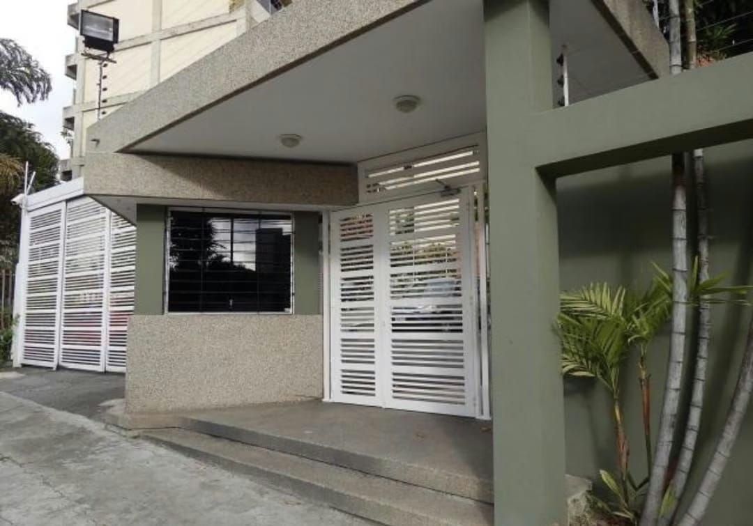 APARTAMENTO EN ALQUILER - 3