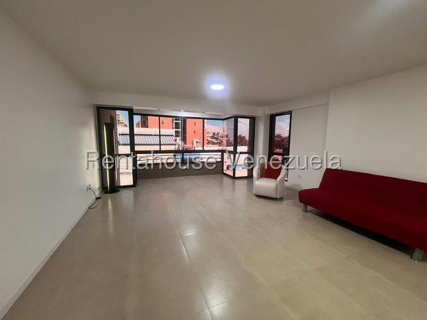 Apartamento (1 Nivel) en Venta en Nueva Segovia, Lara - 2