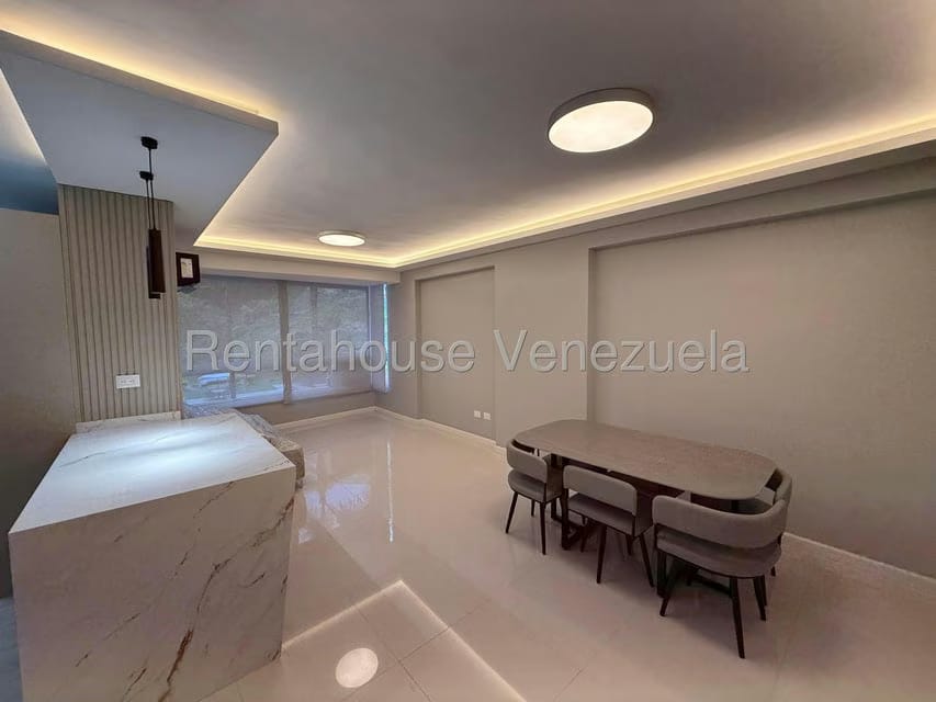 Apartamento (1 Nivel) en Alquiler en Lomas del Sol, Distrito Metropolitano - 11
