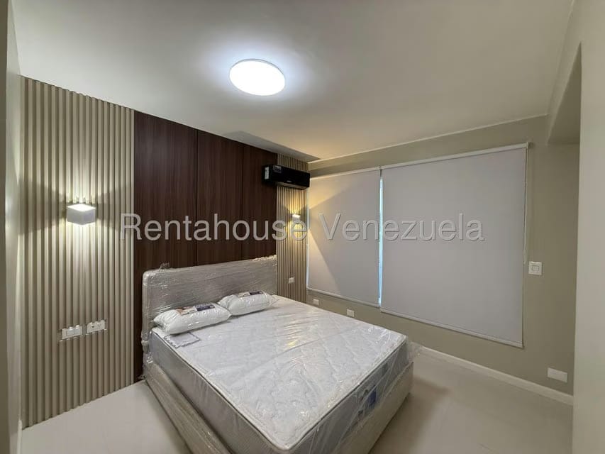 Apartamento (1 Nivel) en Alquiler en Lomas del Sol, Distrito Metropolitano - 15