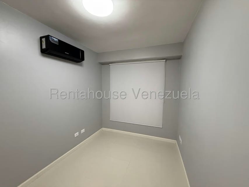 Apartamento (1 Nivel) en Alquiler en Lomas del Sol, Distrito Metropolitano - 19