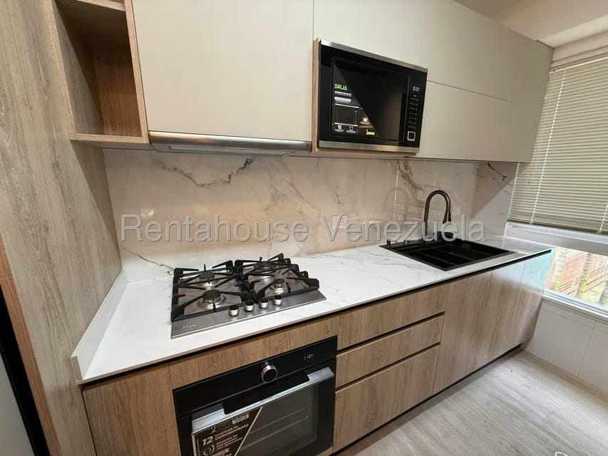 Apartamento (1 Nivel) en Alquiler en Lomas del Sol, Distrito Metropolitano - 20