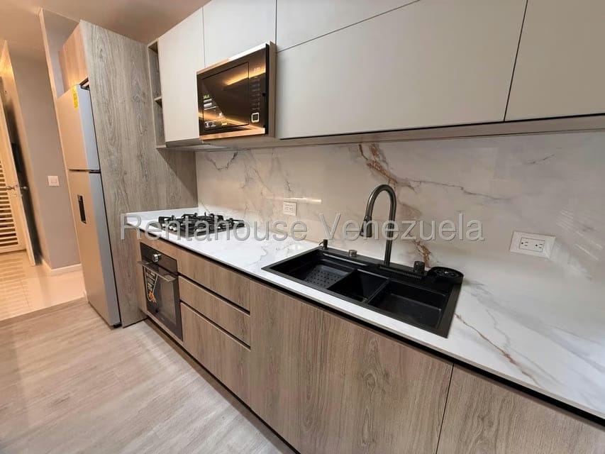Apartamento (1 Nivel) en Alquiler en Lomas del Sol, Distrito Metropolitano - 21