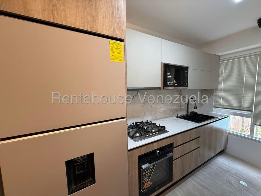 Apartamento (1 Nivel) en Alquiler en Lomas del Sol, Distrito Metropolitano - 22