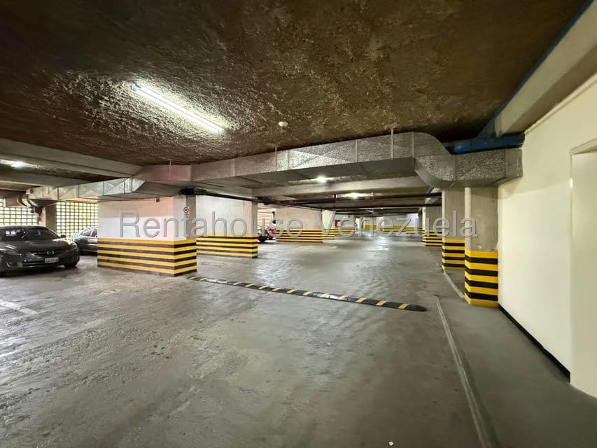 Apartamento (1 Nivel) en Alquiler en Lomas del Sol, Distrito Metropolitano - 27