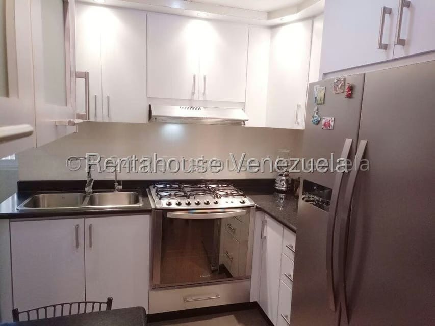 Apartamento (1 Nivel) en Alquiler en Los Dos Caminos, Distrito Metropolitano - 11