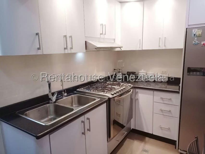 Apartamento (1 Nivel) en Alquiler en Los Dos Caminos, Distrito Metropolitano - 14