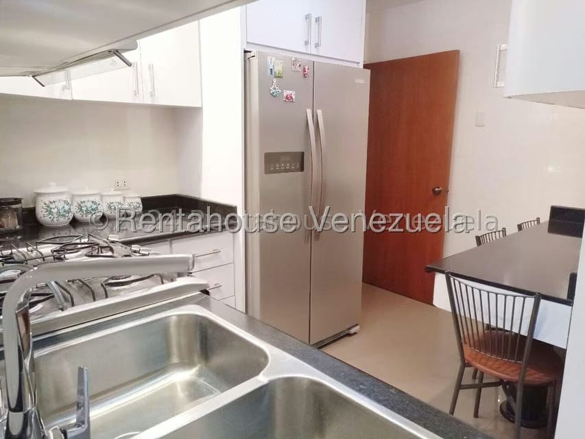Apartamento (1 Nivel) en Alquiler en Los Dos Caminos, Distrito Metropolitano - 15
